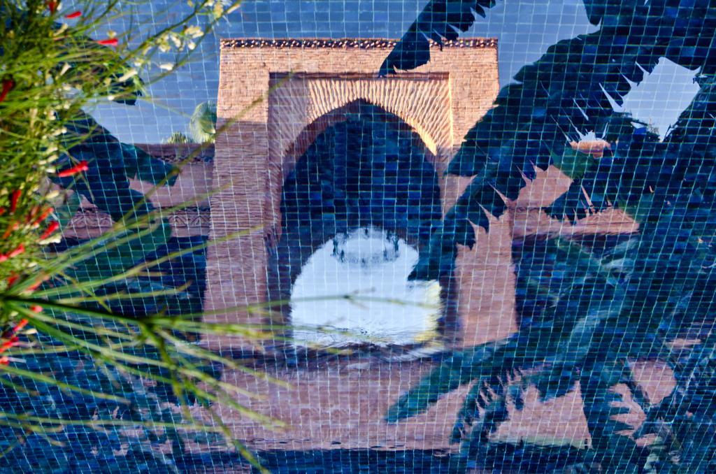 Tigmiza Boutique Hotel & Spa Ouled Jelal Exteriér fotografie The window of the palace